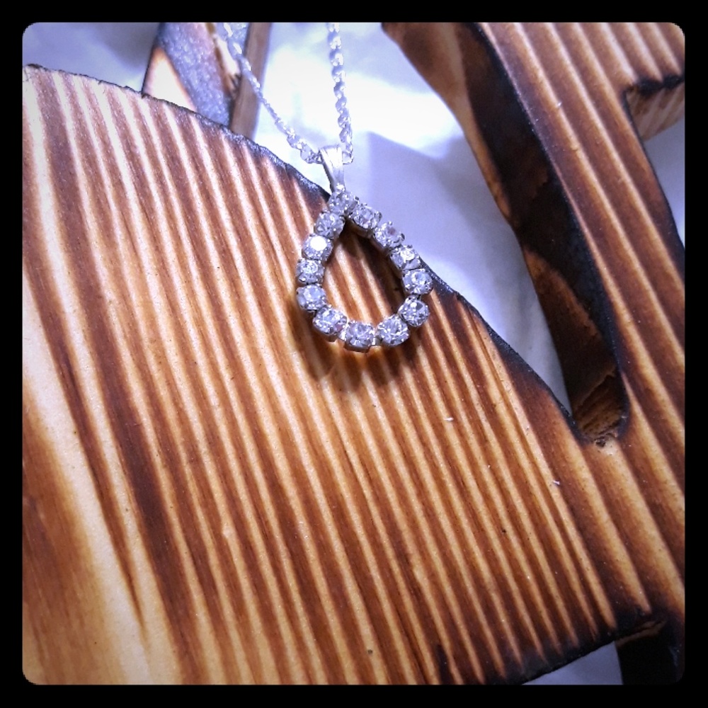 Tear drop silver Necklace